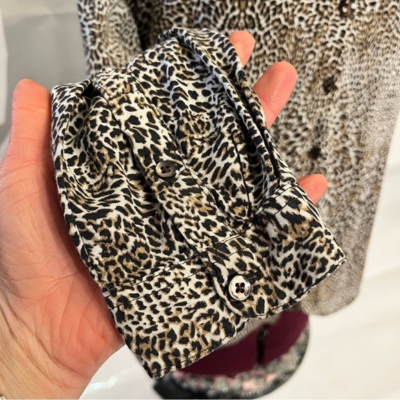 Dalia Collection Shirt Women's med Brown Animal Print Tunic Blouse Rayon - Picture 11 of 11
